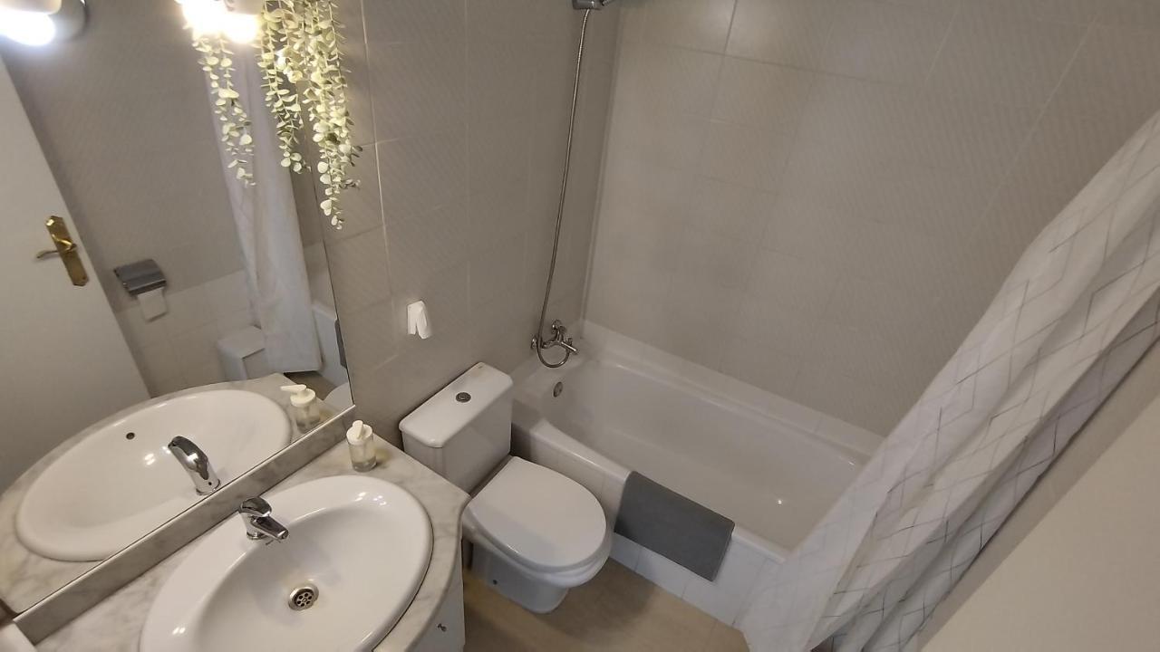 Casas Blancas Salou Villa Bagian luar foto